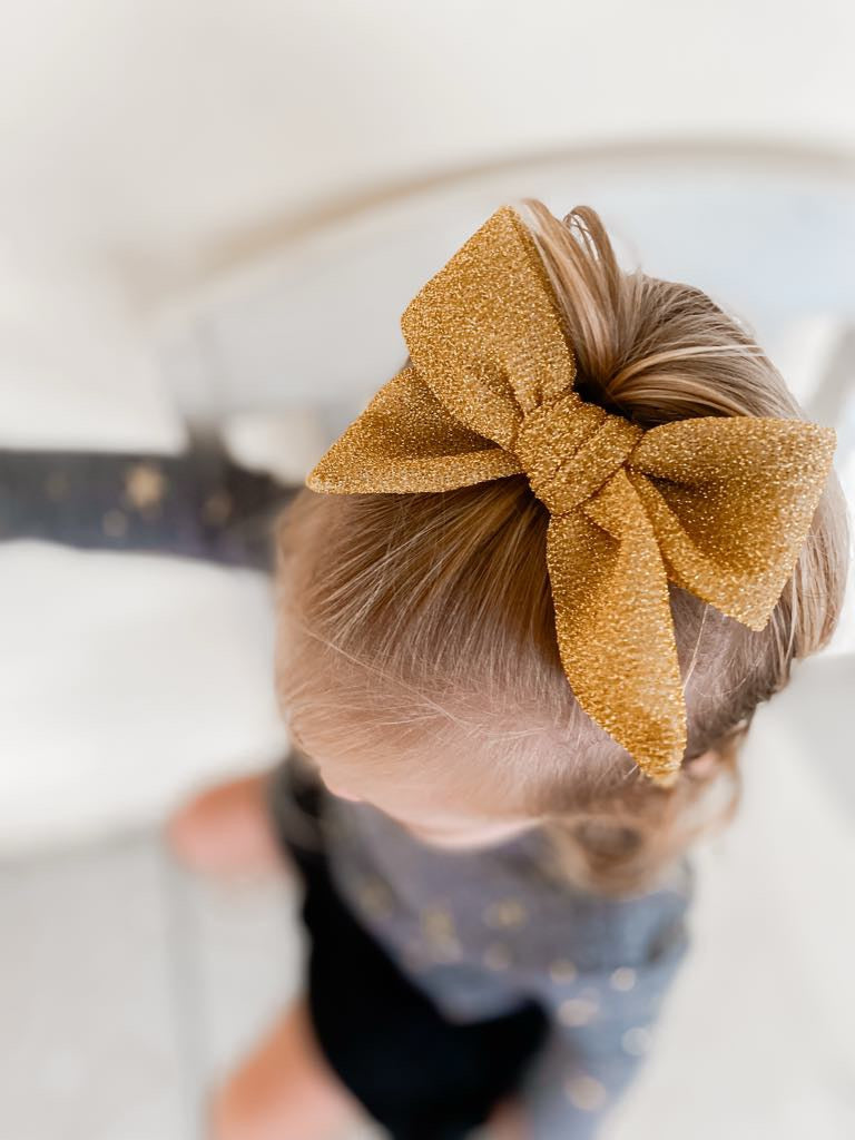 Gold Tinsel Oversized SweeTie Bow